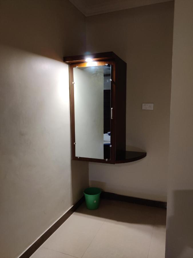 Vyavahar Lodge Udupi Eksteriør billede